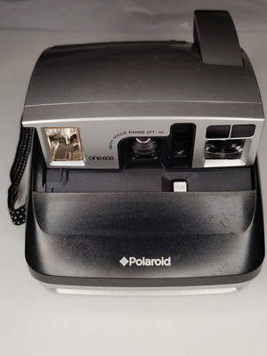 Polaroid One 600 Instant Film Camera used, no testing possible