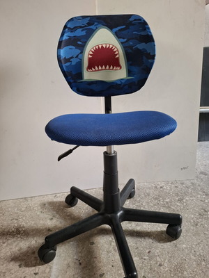 Children's office chair used, excellent condition
