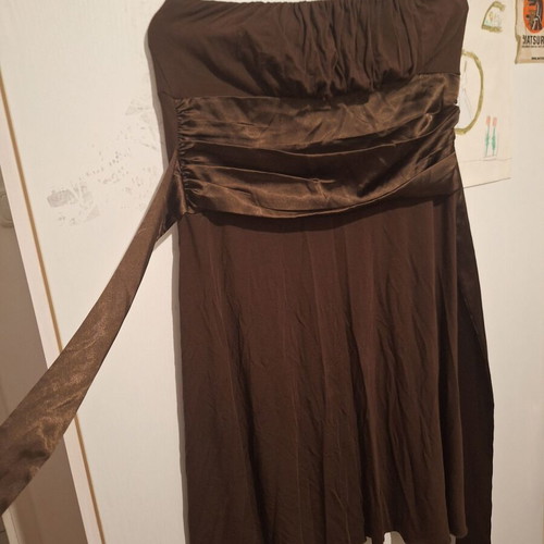 Dress medium strapless with satin belt brown like new