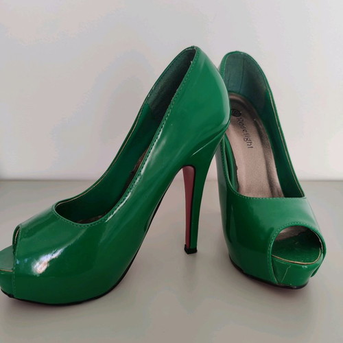 Green patent leather pip toe pumps used