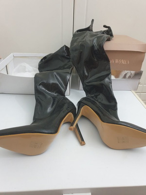 Black high-heeled boots, size 39