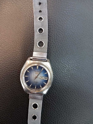 Seiko 5 automatic watch used with Japanese 6119-6410 movement