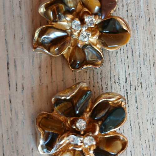 Vintage clips earrings used with semiprecious stones tiger eye and rhinestones
