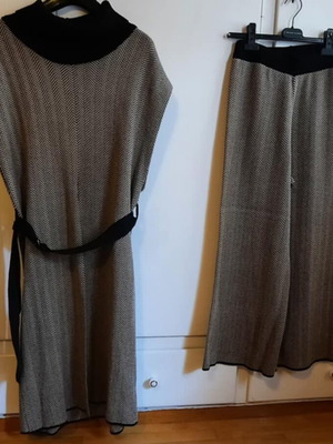 Depolo wool cardigan and pants set like new, beige