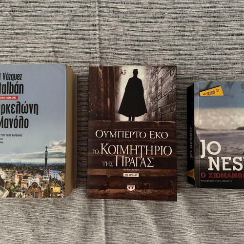 Books like new, pack of 3 (The Prague Cemetery, The Snowman, Manolo's Barcelona)