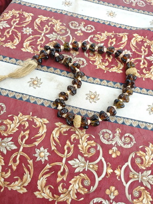 Decorative komboloi with golden details, new, length 41 cm