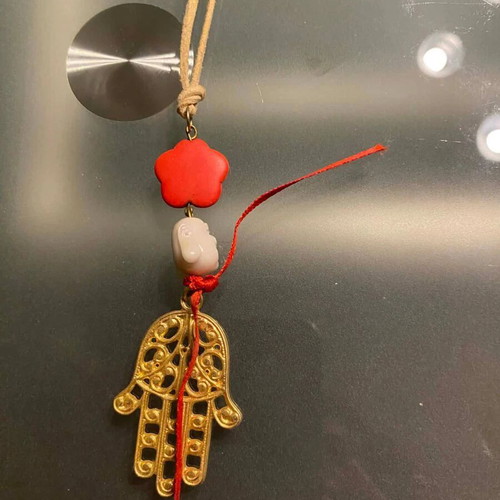 Hamsa Hand Necklace like new, Apefton