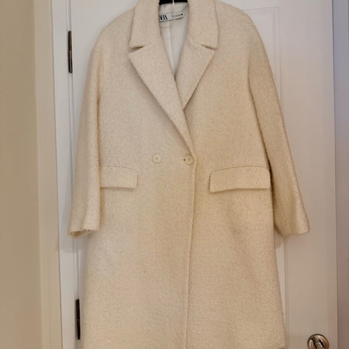 Zara cream boucle coat like new, size S