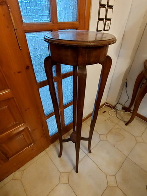 Antique flower stands set of 2 used