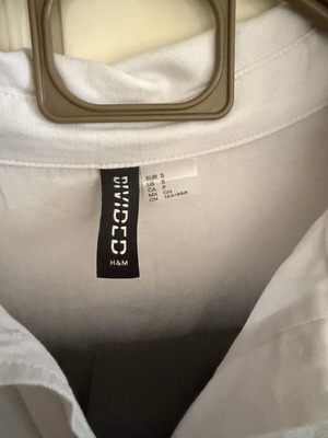 H&M oversized t shirt like new, chest 120 cm, with shoulder pads