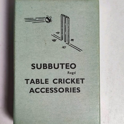Subbuteo Standard Red cricket match set like new