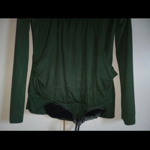 Green blouse with long sleeves and belt, like new, size S or M