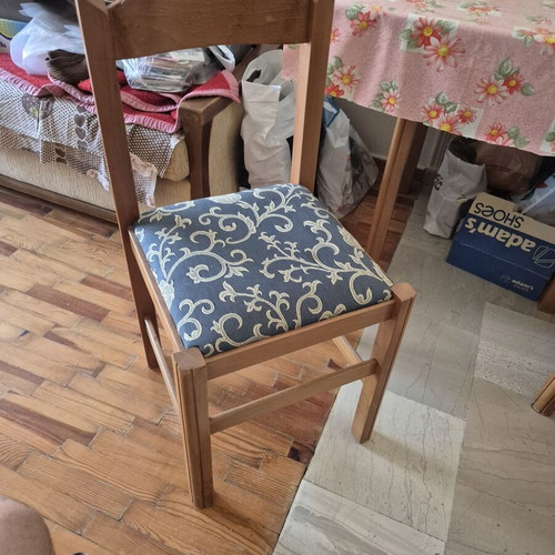 Wooden kitchen dining table with extension and 4 fabric chairs used