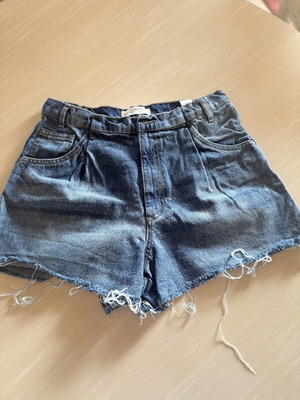 Pink Woman high rise denim shorts size 40, like new, blue