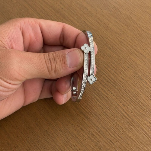 Women's Silver Clover Bracelet with Zircon, Luxury Style, New
