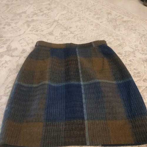 Wool skirt like new, straight cut, size M
