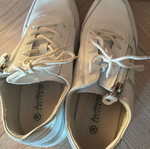 Women's sneakers like new, white, size 38, athletic