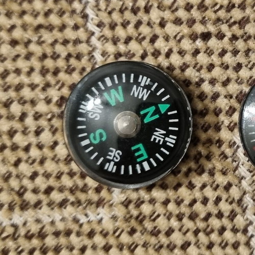 Mini pocket compass 2cm diameter new