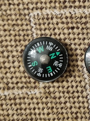Mini pocket compass 2cm diameter new