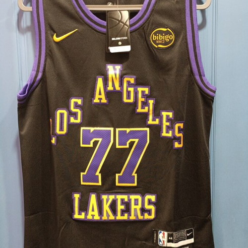 NBA Lakers 77 Doncic Nike jersey new, authentic
