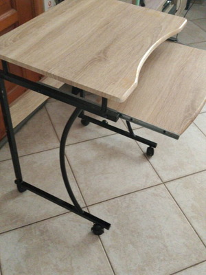 Small desk used with wheels