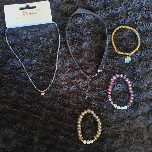 Jewelry set like new, all together pack