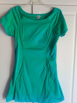 Women's dress new, size M, green