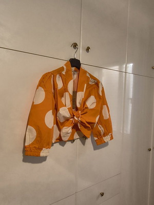 Crop top Urban new with white polka dots, orange