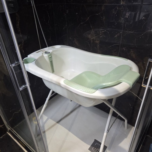 Baby bath with seat, thermometer and stand