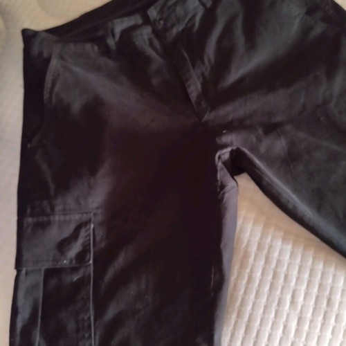 Men's pants black like new, size 46/32 with side pockets