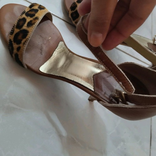 Sandal color tabba used size 39