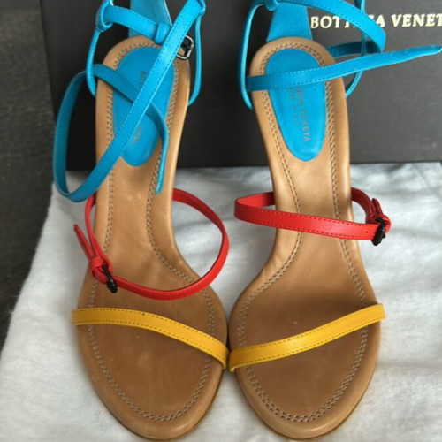 Bottega Veneta sandals like new, size 37, multicolor leather
