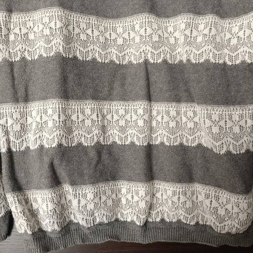 Thin sweater with lace in gray and white, like new, size S