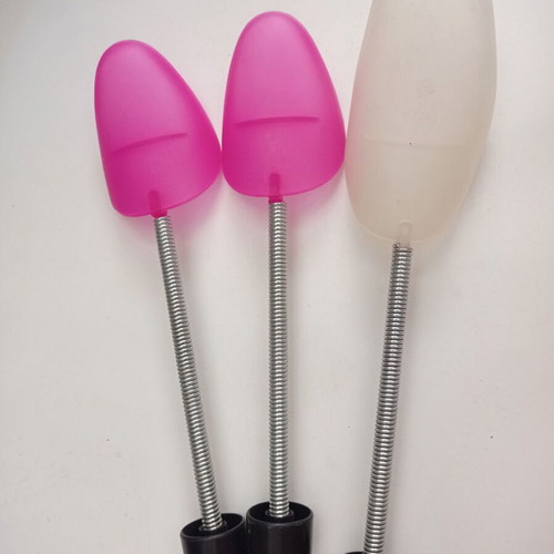 Plastic shoe trees used, set of 3 pieces