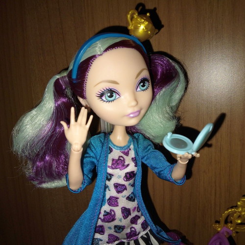Ever After High dolls pack Raven Queen, Cedar Wood, Madeline Hatter, Cerise Hood, Apple White like new