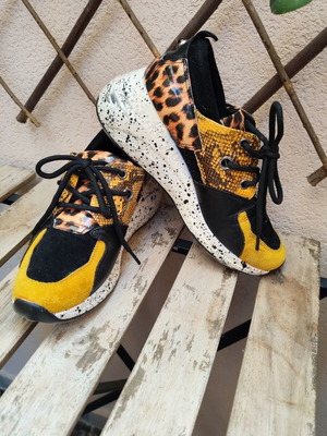 Forever Folie sneakers with platform and animal print, like new, size 37