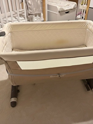 Baby cot Bonne Nuit next to me with Greco Strom mattress used