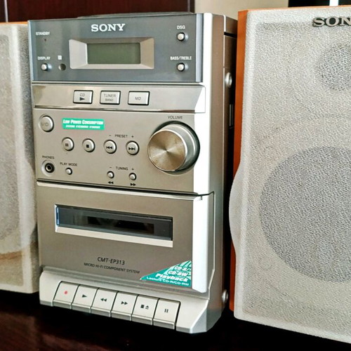 Sony CD player radio cassette used with left speaker stain