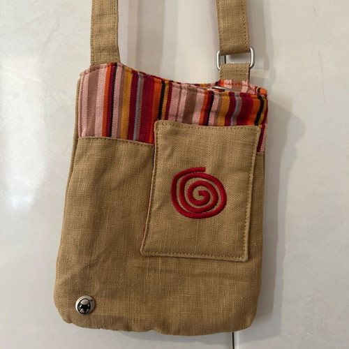 Nature & Découvertes crossbody bag like new, 100% ramie fabric, boho style