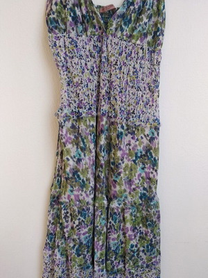 Summer dress milk & honey, like new, colorful midi