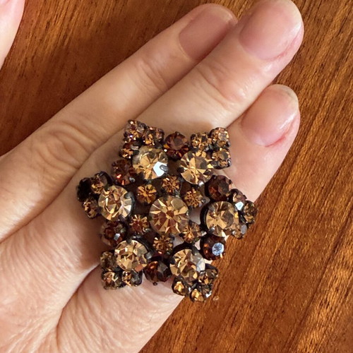Vintage brooch from Czechoslovakia, like new, missing one crystal
