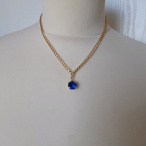 Necklace with blue crystal and gold chain new
