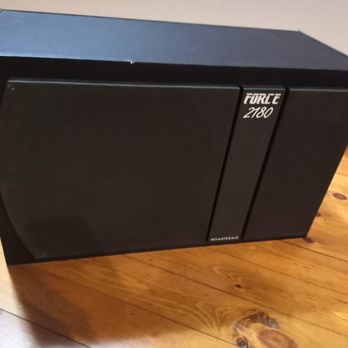 Force 2180 floor speakers like new, set of 2