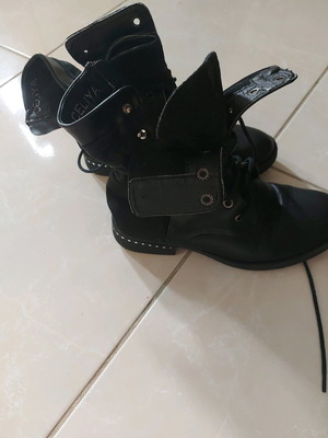 Black ankle boots size 37, very comfortable