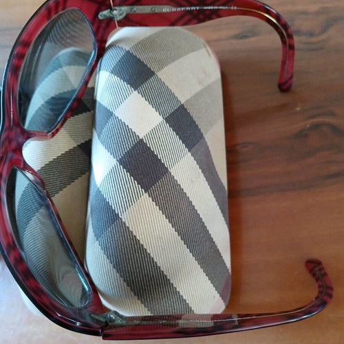 Burberry sunglasses used, acetate, burgundy color