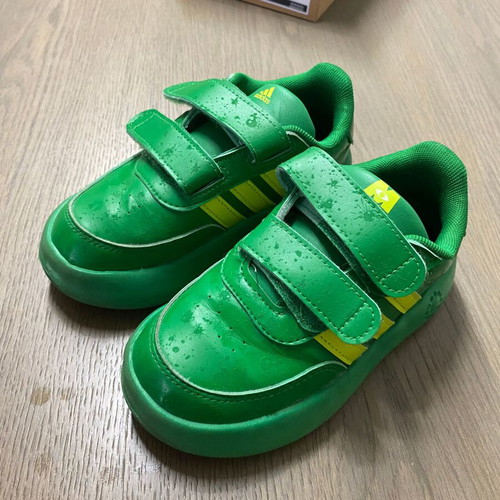 Adidas kids shoes size 27 like new, green