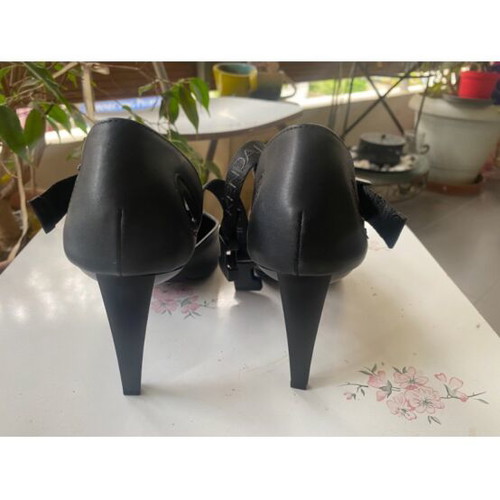 Kendall & Kylie pumps new, black, size 39 with strap