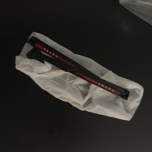 Prada sunglasses total black like new
