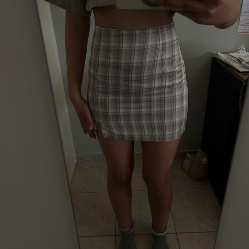 Shein pink checked mini skirt new, size XS