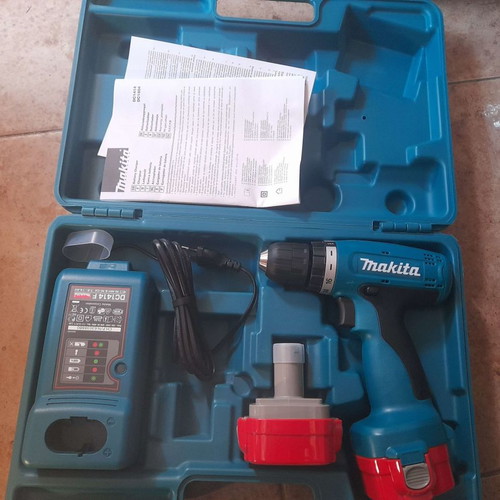 Makita Cordless Impact Drill 12V New with 2 Batteries and Charger